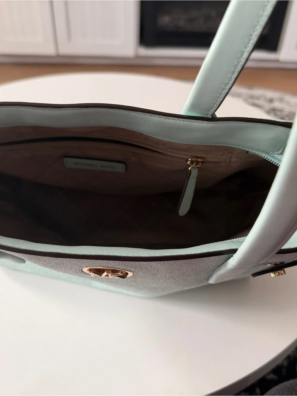 Michael Kors Mint Green Leather Tote with Gold Logo - Picture 3 of 6